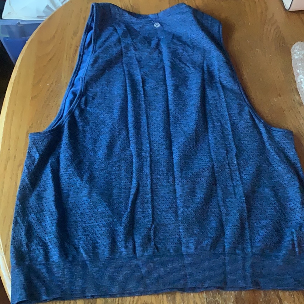 Lululemon muscle tank